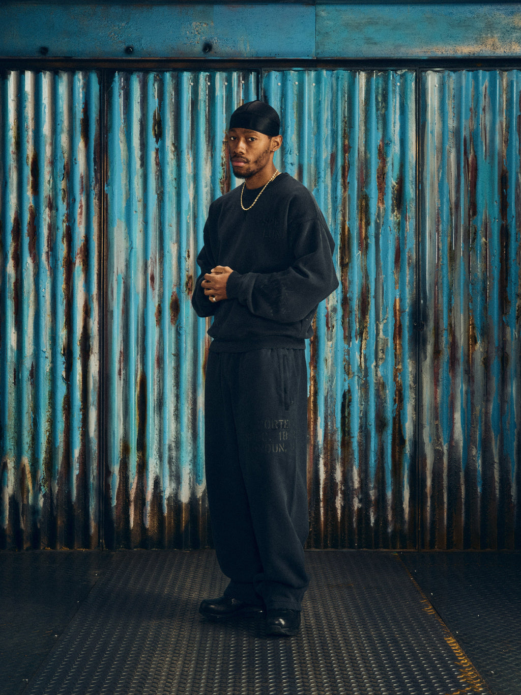 HMP STENCIL OPEN HEM SWEATPANT [BLACK OVERDYE]