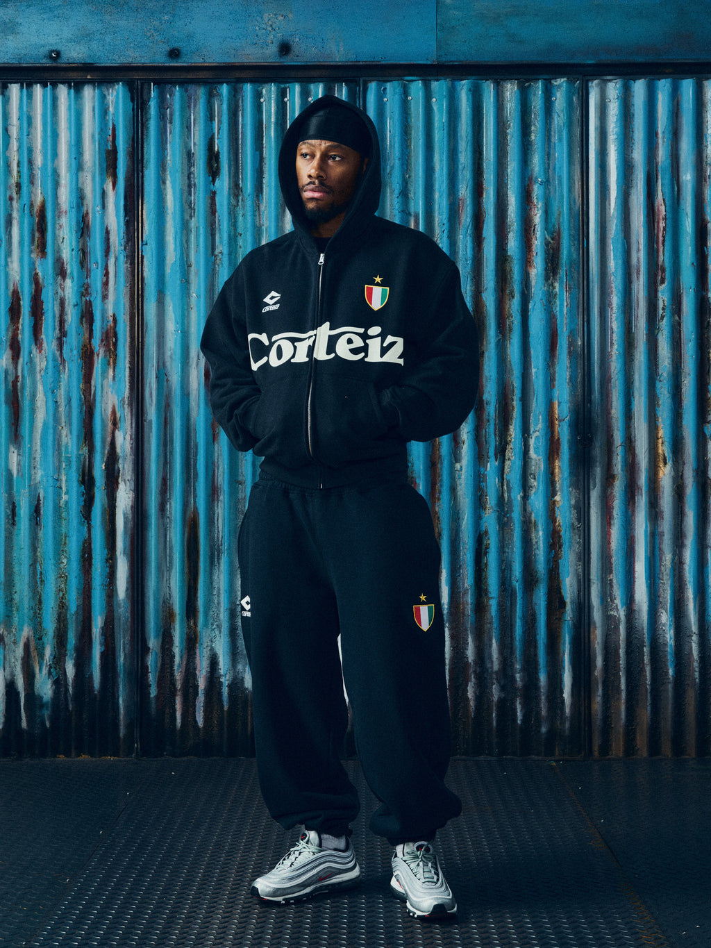 GHINI ZIP HOODIE [BLACK]